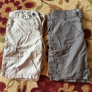 Men's Cargo Shorts in Light Gray and Dark Gray